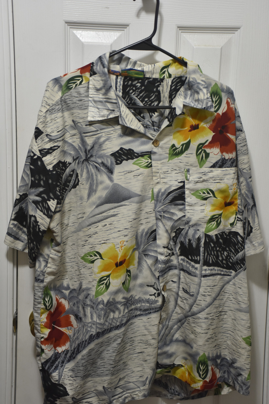 Roundy Bay Hawaiian Floral Button Up Shirt XL LSC213